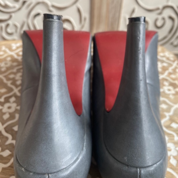 GUC, Le Chateau Grey Open-Toed Heels with Pewter Detailing, Size 8 - Picture 4 of 12